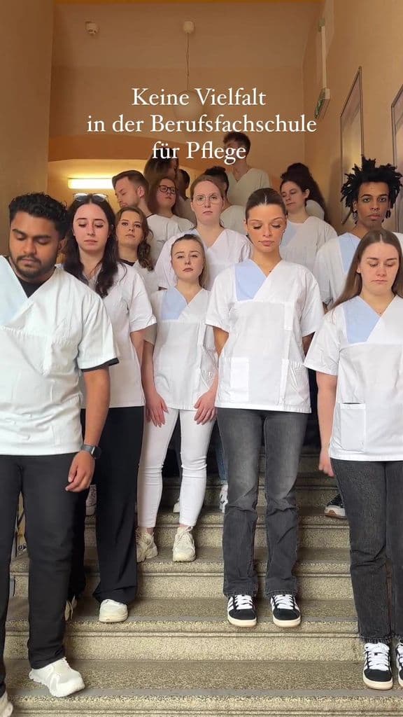 Migration ist lebenswichtig für #deutschland🇩🇪 aber das wird #noafd🇩🇪 nie verstehen! #reclaimtiktok  Respekt und Applaus an die Akademie Klinikum Nürnberg!